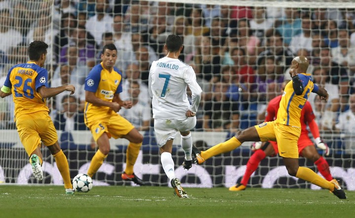 Ronaldo sa nedal zahanbiť, hladké výhry favoritov i zakopnutie Hamšíka